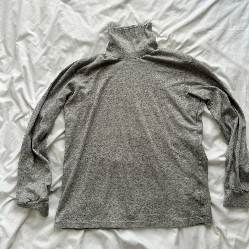 Gray Uniqlo Longsleeve Turtleneck Medium